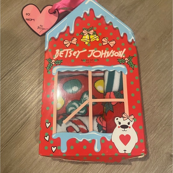 HP! Any 2/$18! Betsey Johnson 6 Pack Low Cut Christmas Socks - Picture 3 of 7